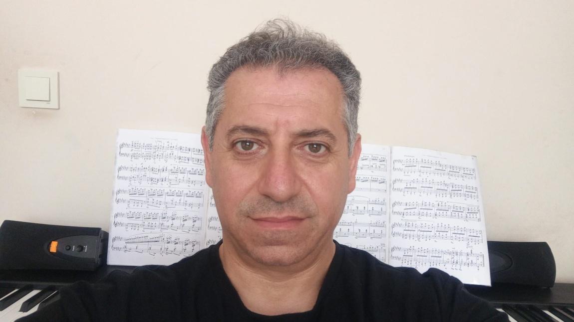Metin SÜNER - Piyano Öğretmeni