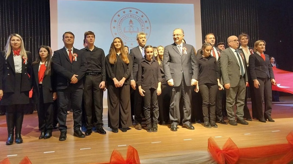 24 KASIM ÖĞRETMENLER GÜNÜ İLÇE PROGRAMINA OKUL KOROMUZLA KATILIM SAĞLADIK. 