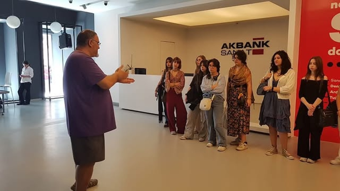 11.SINIF ÖĞRENCİLERİ İLE SERGİ ZİYARETLERİ GERÇEKLEŞTİRDİK.