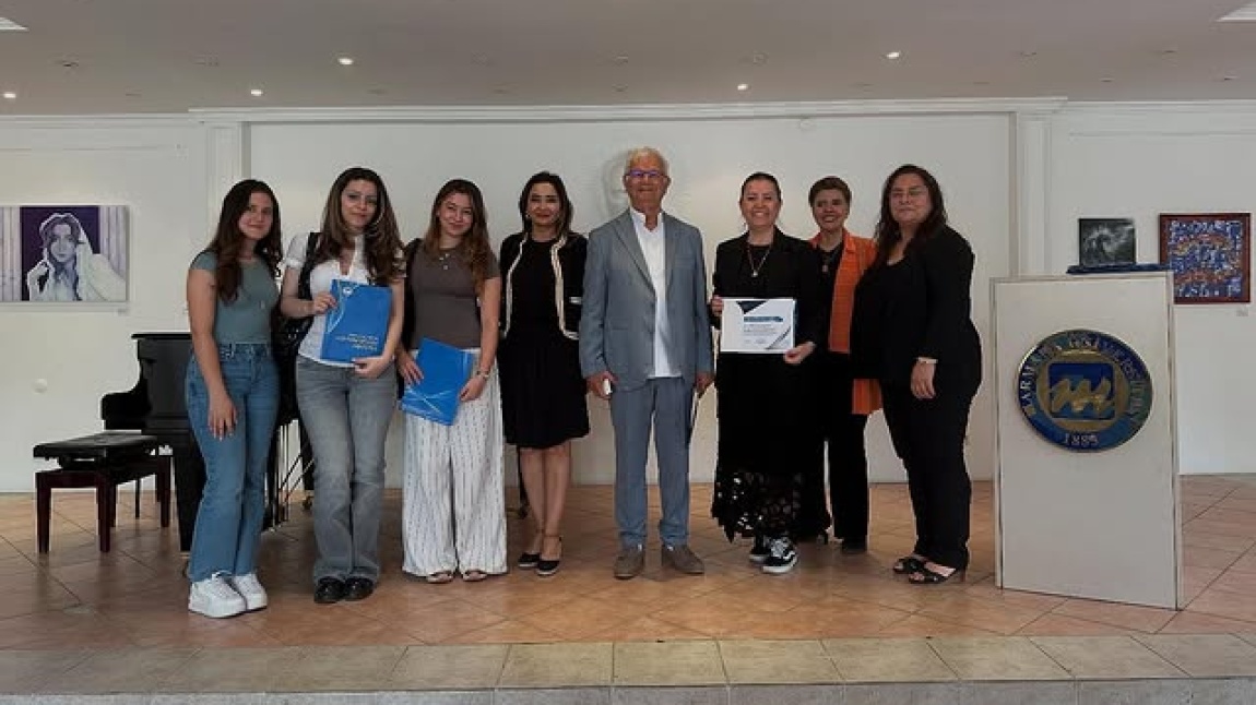 M.Ü.A.E.F.G.S.E.BÖLÜMÜ, RESİM İŞ EĞİTİMİ TARAFINDAN DÜZENLENEN YARIŞMADA ESERLERİ SERGİLENEN ÖĞRENCİLER BELGELERİNİ ALDILAR.